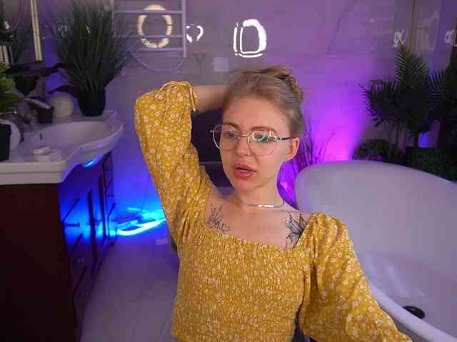 EmilySunShine webcam