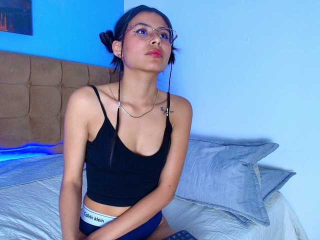 MiiaEvvanns live cam on BongaCams