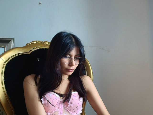 MiiaEvvanns live cam on BongaCams