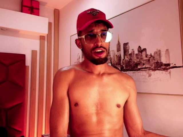 MichaelHanks live webcam show