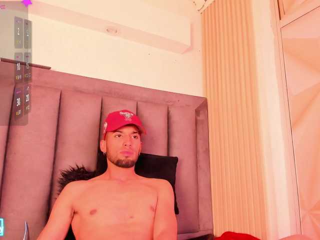 MichaelHanks live cam
