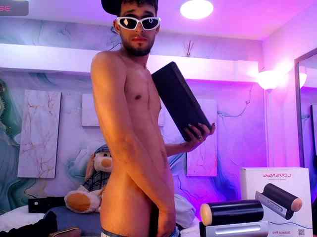 MichaelHanks Sex Cam Show