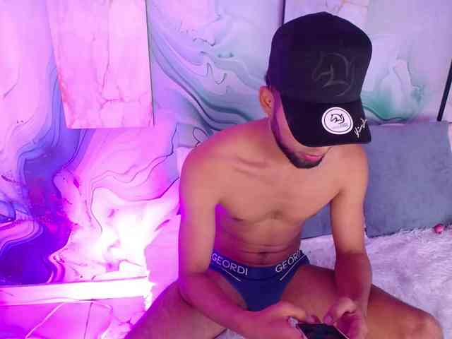 MichaelHanks Live Webcam on BongaCams