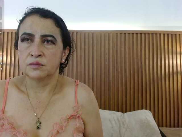 IrisyAnnita69 live cam on BongaCams
