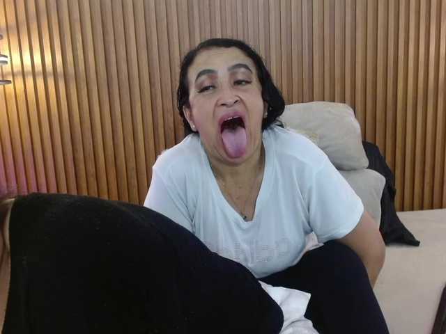IrisyAnnita69 live cam on BongaCams