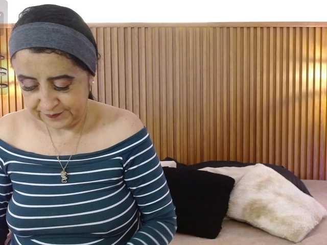 IrisyAnnita69 live cam on BongaCams