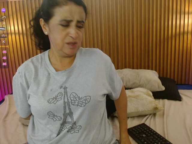 IrisyAnnita69 live cam on BongaCams