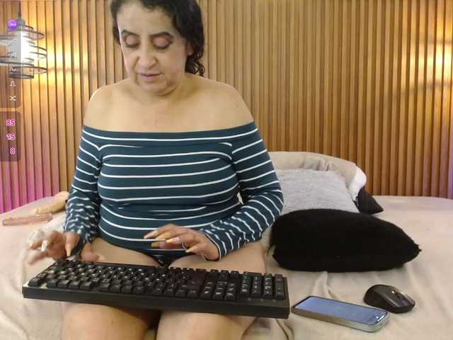 IrisyAnnita69 live cam on BongaCams