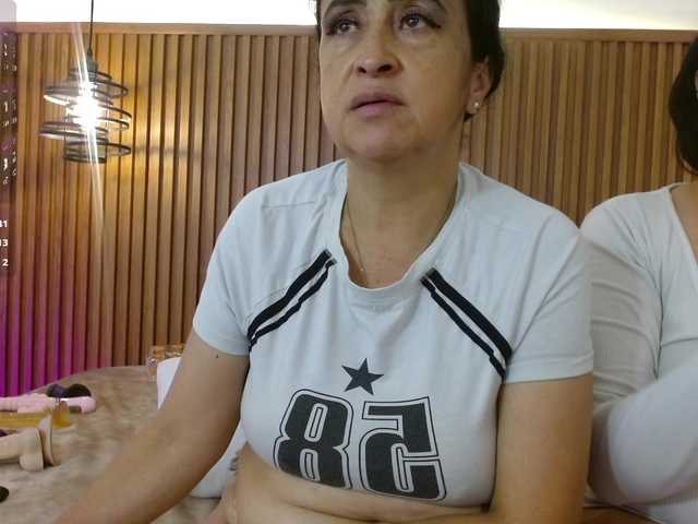 IrisyAnnita69 live cam on BongaCams