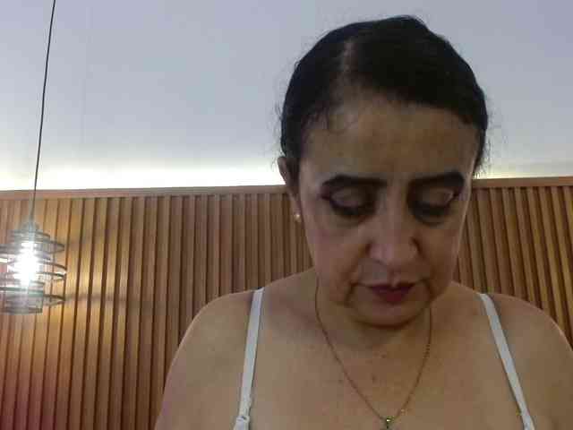 IrisyAnnita69 webcam