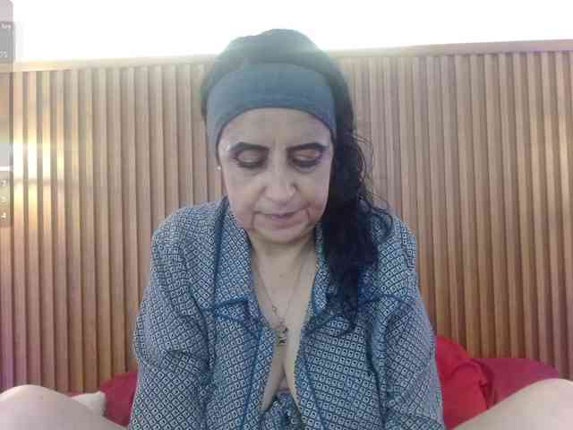 IrisyAnnita69 webcam