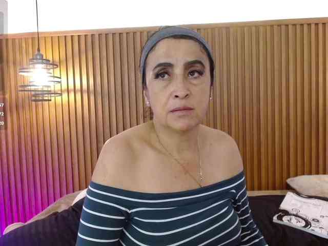 IrisyAnnita69 webcam