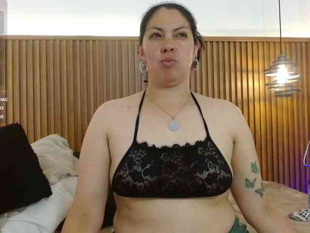 IrisyAnnita69 webcam