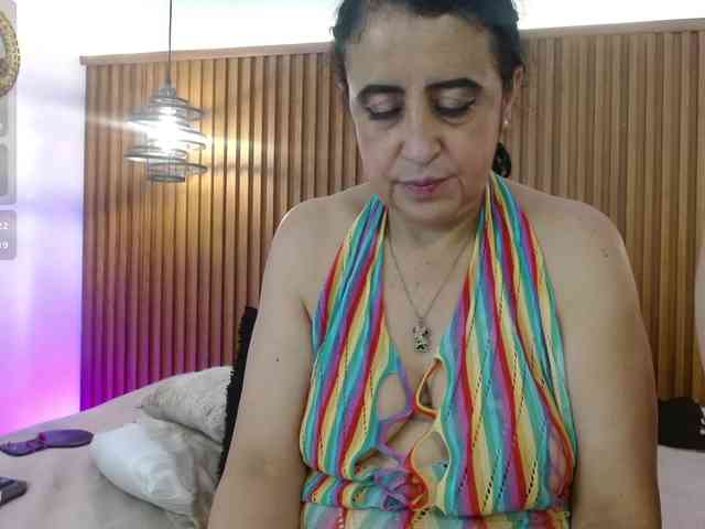IrisyAnnita69 webcam
