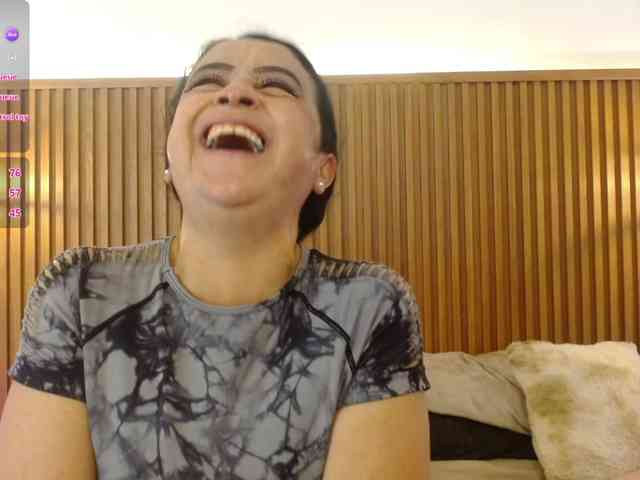 IrisyAnnita69 webcam