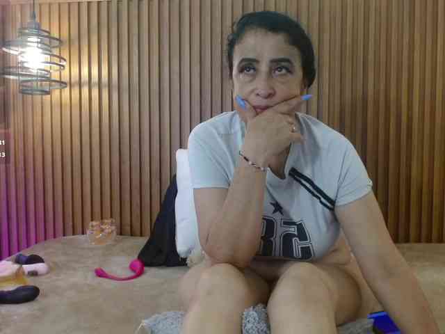 IrisyAnnita69 webcam