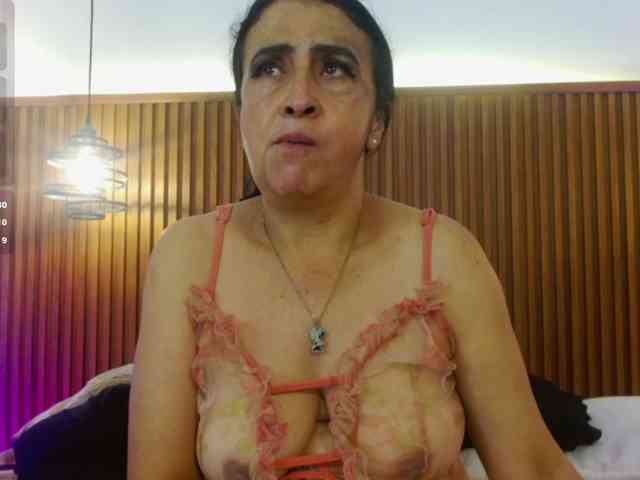IrisyAnnita69 webcam
