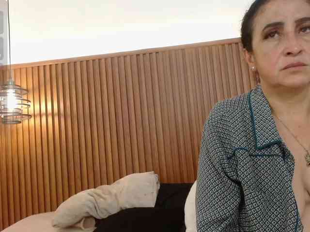 IrisyAnnita69 webcam