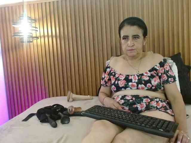 IrisyAnnita69 webcam