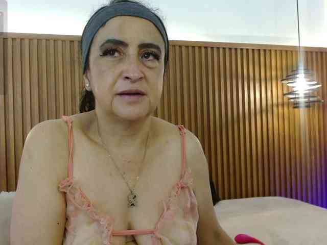 IrisyAnnita69 webcam