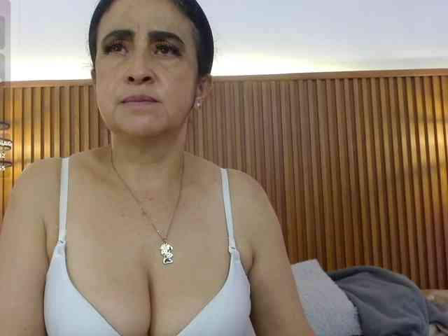 IrisyAnnita69 webcam