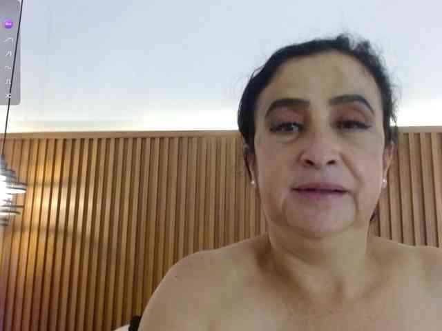IrisyAnnita69 webcam