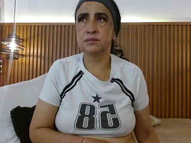 IrisyAnnita69 webcam