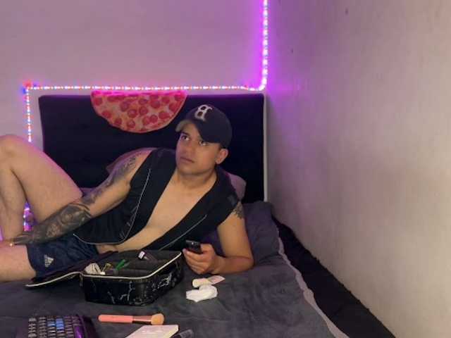 MrandMsHot live cam on BongaCams