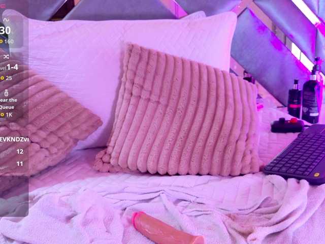 LalaVarela live cam on BongaCams