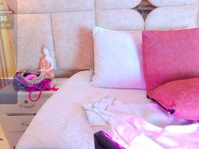 LalaVarela live webcam show