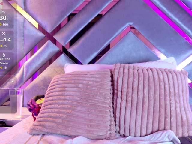LalaVarela live cam on BongaCams