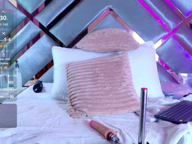 LalaVarela live cam on BongaCams