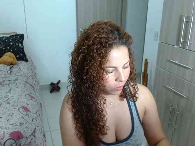 YanisAriel webcam