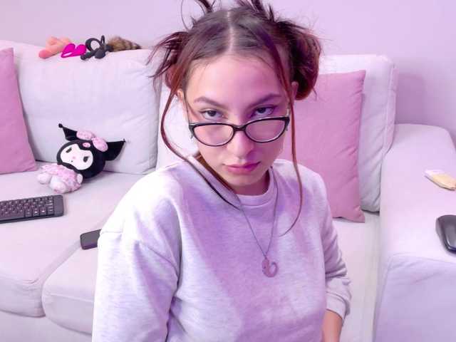 Nyxara live cam on BongaCams