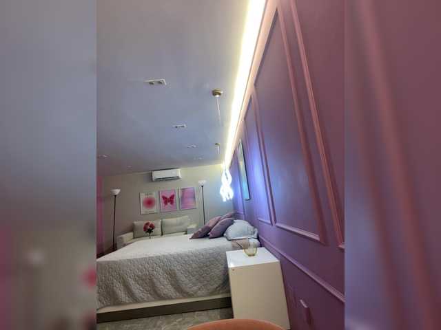 Nyxara live cam on BongaCams