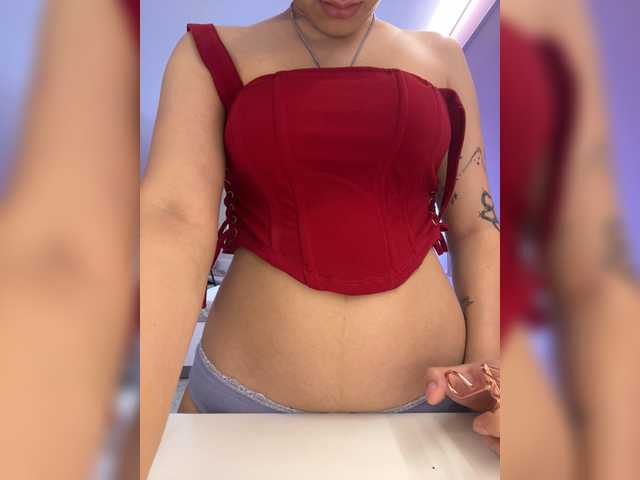 Nyxara live cam on BongaCams