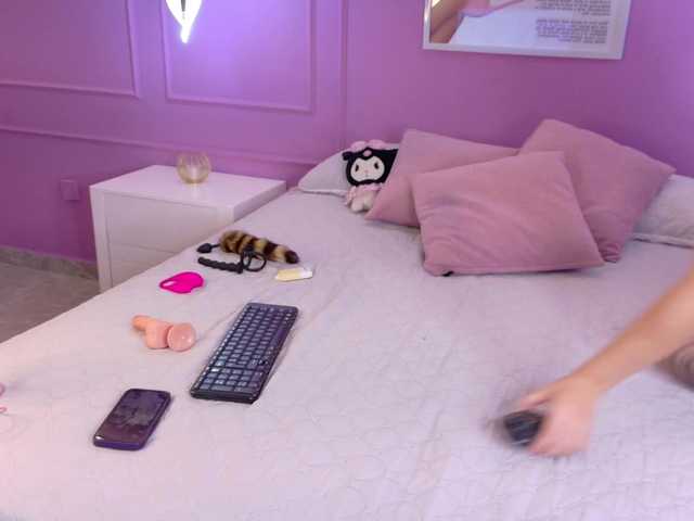 Nyxara live webcam show