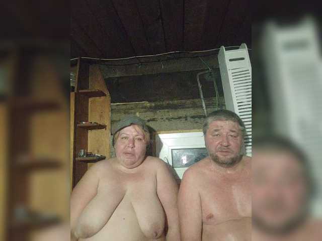 suprugi28 live cam on BongaCams
