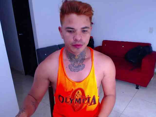 CAMILOVERS Live Webcam on BongaCams