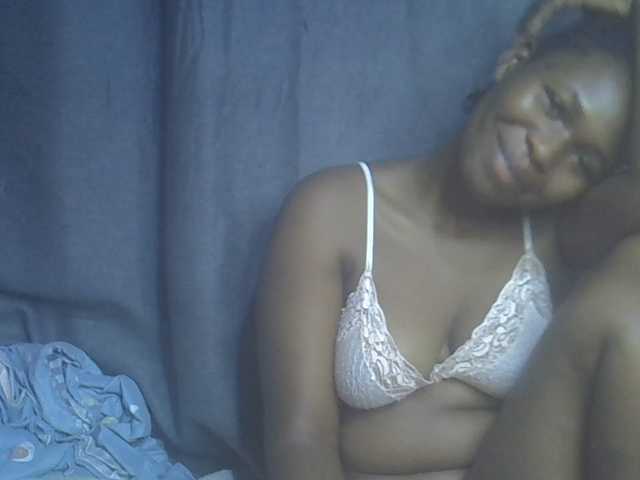 cute-faizah live cam on BongaCams