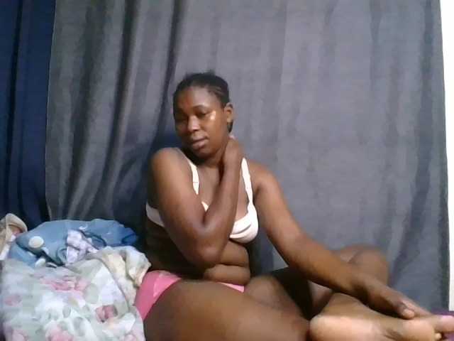 cute-faizah live cam on BongaCams