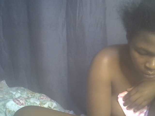 cute-faizah live cam on BongaCams