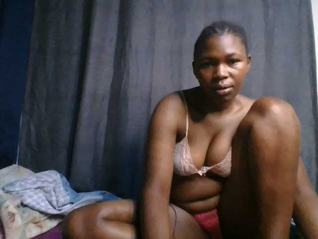 cute-faizah live cam on BongaCams