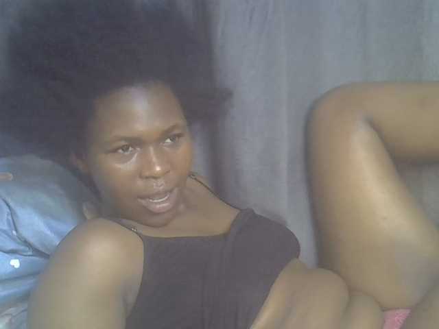 cute-faizah live cam on BongaCams