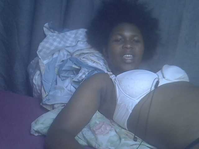 cute-faizah live cam on BongaCams