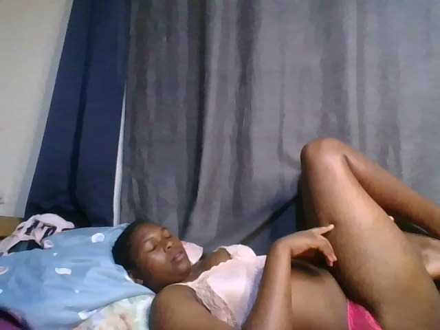 cute-faizah live cam on BongaCams