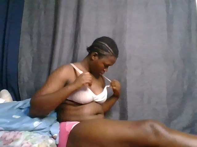 cute-faizah live cam on BongaCams