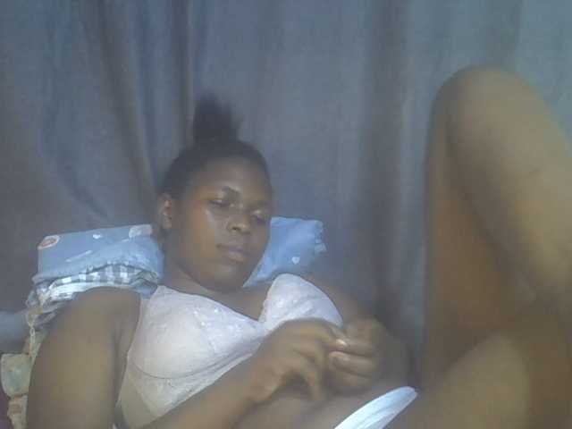 cute-faizah live cam on BongaCams