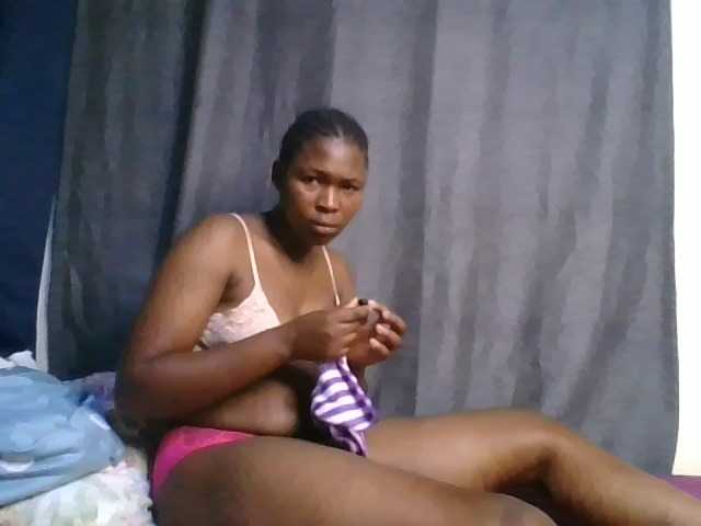 cute-faizah live cam on BongaCams