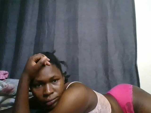le modèle cute-faizah est en webcam porno dans un show sur le site bongacams, il possède les tags suivants: Ebony,Brunette,Shaved